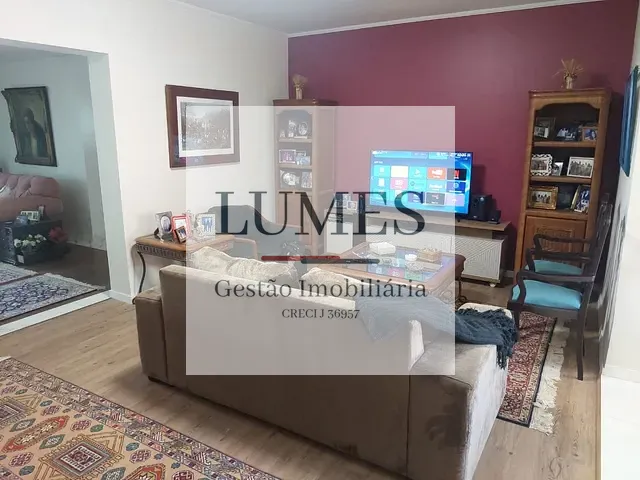 Sobrado com 300m² 3 quartos e 5 banheiros, à venda, no bairro Iate Clube de Americana em Americana