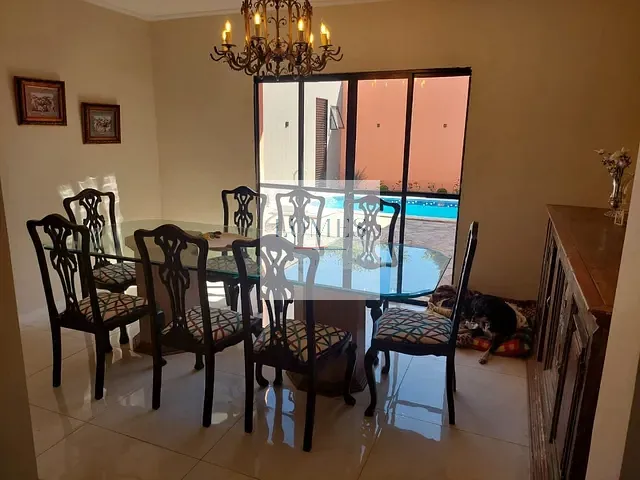 Sobrado com 300m² 3 quartos e 5 banheiros, à venda, no bairro Iate Clube de Americana em Americana