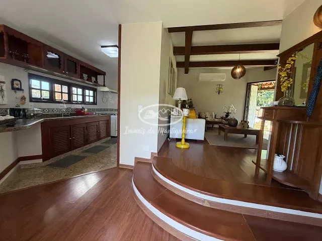 Casa 4 quartos e 3 banheiros, à venda, no bairro Penedo em Itatiaia