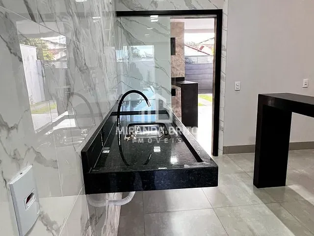 Casa 3 quartos e 4 banheiros, à venda, no bairro Jardim Nova Era em Aparecida de Goiânia