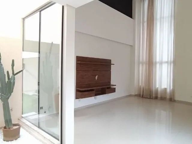 Casa com 300m² 3 quartos e 5 banheiros, à venda, no bairro Esperança em Londrina