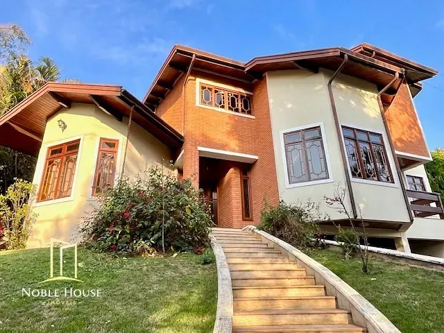 Casa com 850m² 4 quartos e 5 banheiros, à venda, no bairro Marambaia em Vinhedo