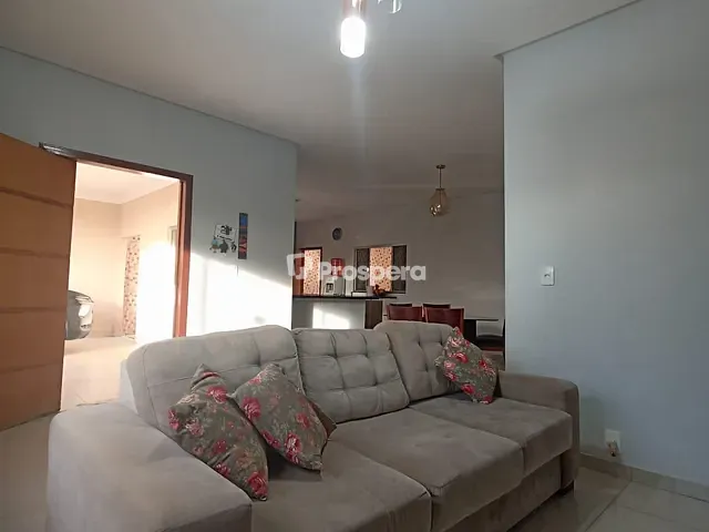 Casa com 267m² 4 quartos e 3 banheiros, à venda, no bairro Cidade Jardim em Anápolis