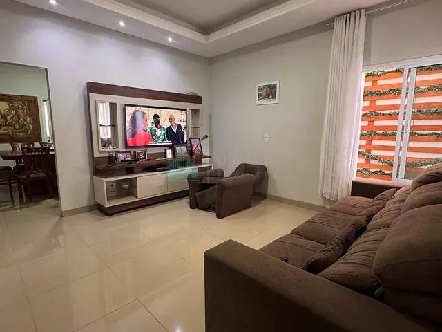 Casa 3 quartos e 2 banheiros, à venda, no bairro Jardim Europa em Catalão