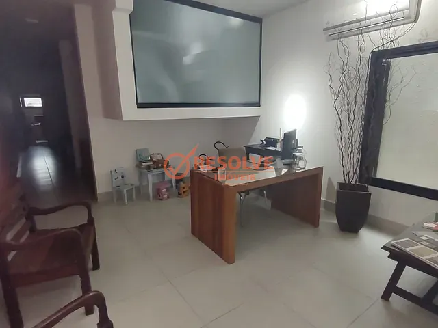 Casa 2 quartos e 3 banheiros, à venda, no bairro Centro em Guararema