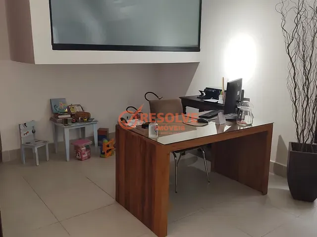 Casa 2 quartos e 3 banheiros, à venda, no bairro Centro em Guararema