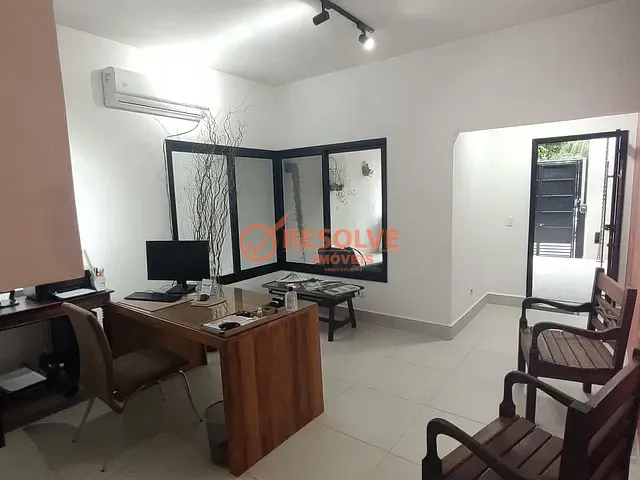 Casa 2 quartos e 3 banheiros, à venda, no bairro Centro em Guararema