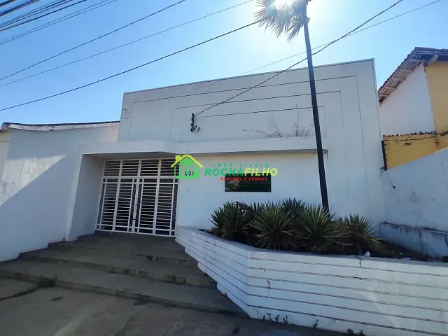 Casa com 300m², à venda, no bairro Centro em Teresina