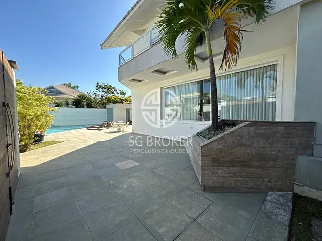 Casa com 1200m² 5 quartos e 9 banheiros, à venda, no bairro Barra da Tijuca em Rio de Janeiro