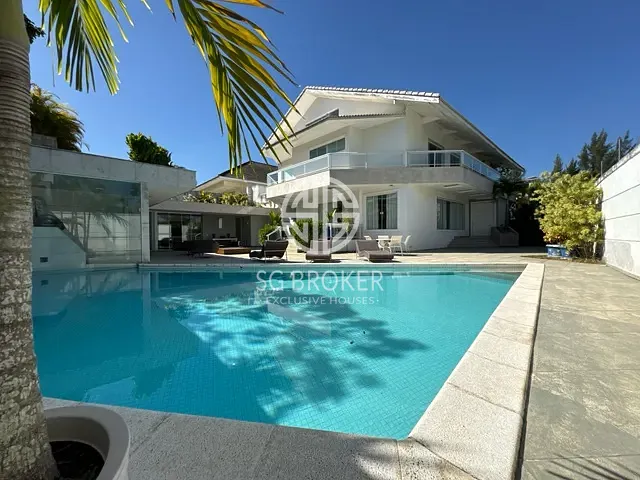 Casa com 1200m² 5 quartos e 9 banheiros, à venda, no bairro Barra da Tijuca em Rio de Janeiro