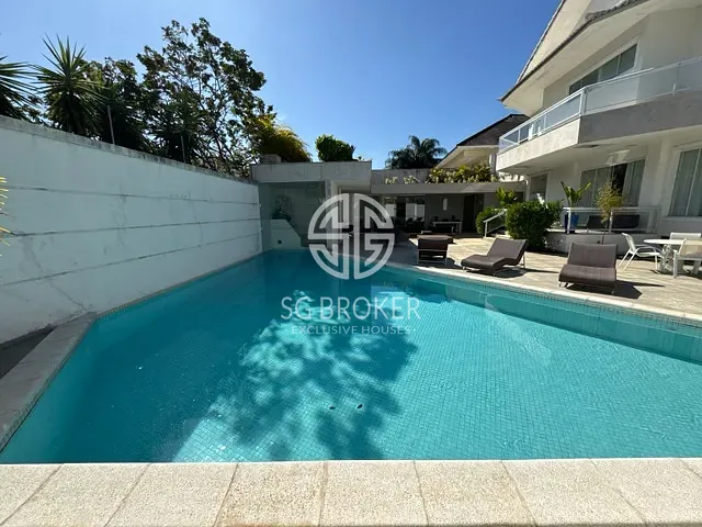 Casa com 1200m² 5 quartos e 9 banheiros, à venda, no bairro Barra da Tijuca em Rio de Janeiro