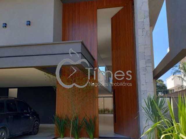 Casa com 377m² 5 quartos e 2 banheiros, à venda, no bairro Jardins Madri em Goiânia