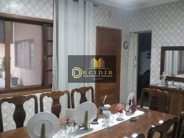 Casa com 350m² 2 quartos e 3 banheiros, à venda, no bairro Jardim Nove de Julho em São Paulo