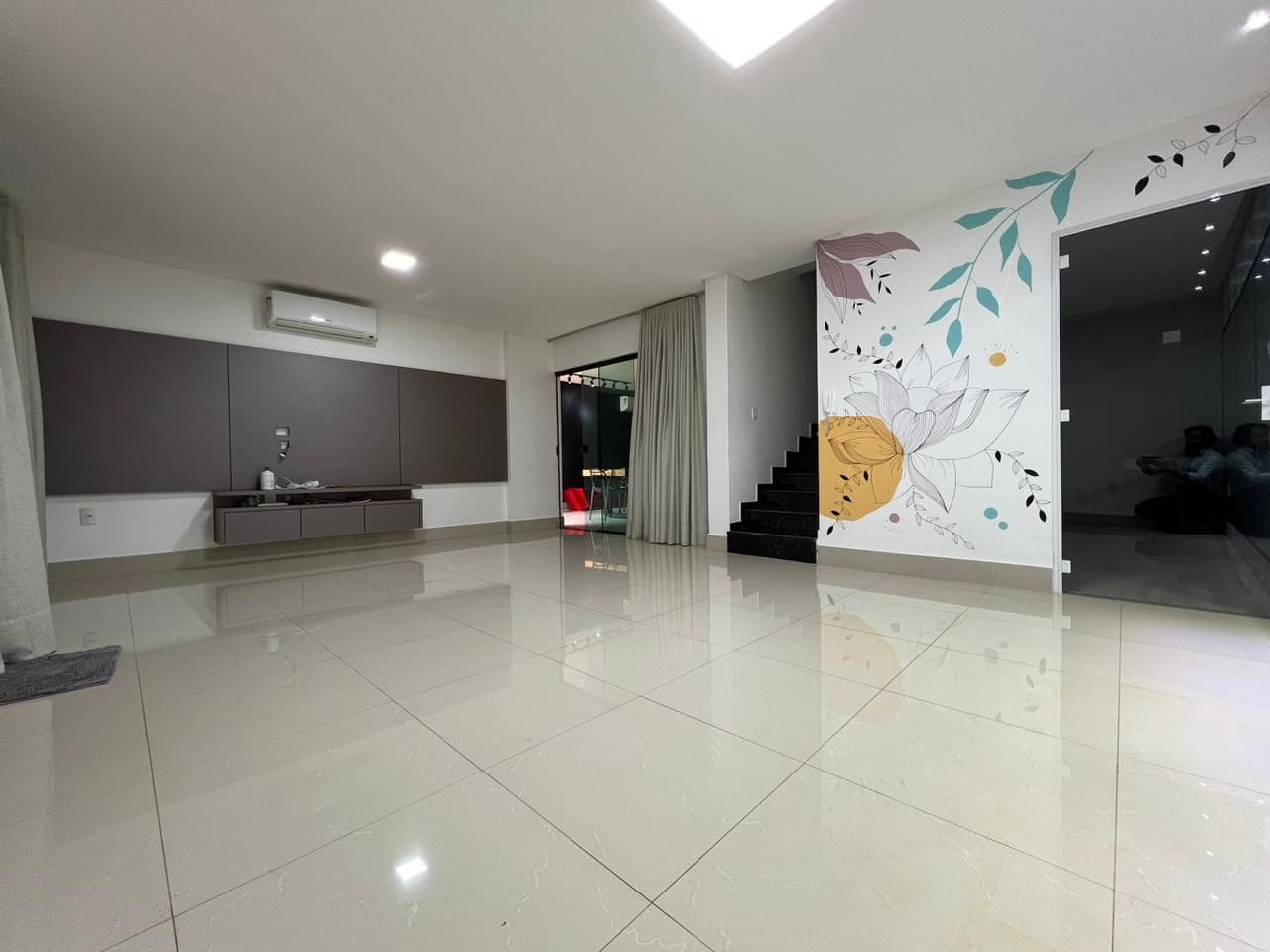 Casa à venda com 3 quartos, 190m² - Foto 2
