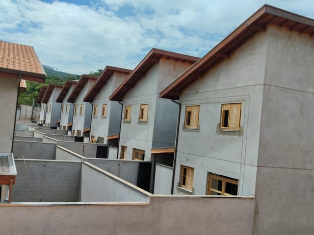Casa com 138m², à venda, no bairro Parque Primavera em Poços de Caldas