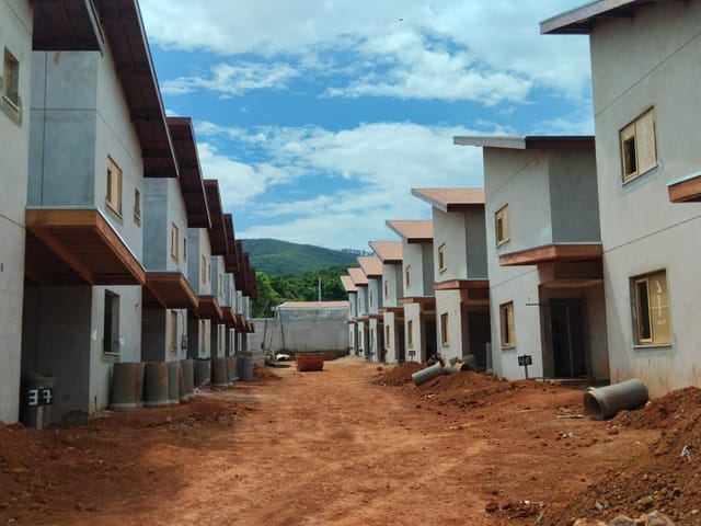 Casa com 138m², à venda, no bairro Parque Primavera em Poços de Caldas