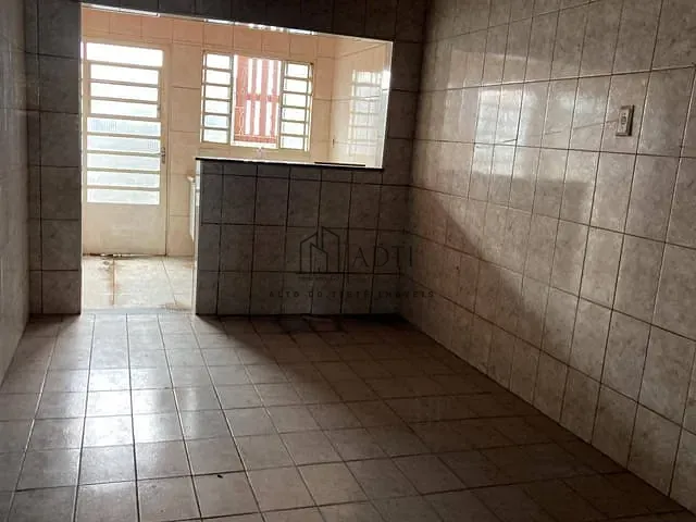 Casa 2 quartos e 1 banheiro, à venda, no bairro Jardim Universo em Mogi das Cruzes