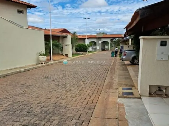 Casa com 220m² 3 quartos e 3 banheiros, à venda, no bairro Jardim Caparroz em São José do Rio Preto