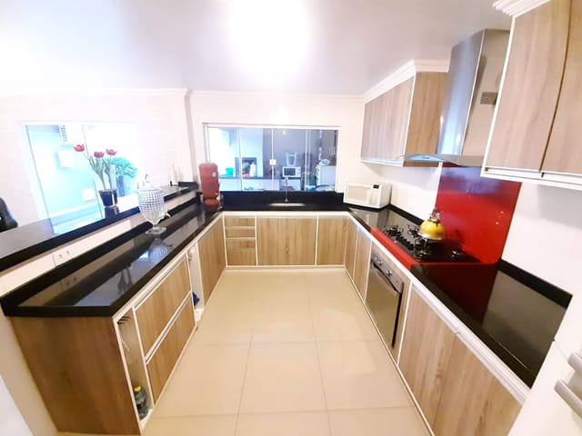 Casa 2 quartos e 2 banheiros, à venda, no bairro Boa Vista em Ponta Grossa