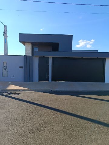 Casa com 473m² 5 quartos e 2 banheiros, à venda, no bairro Jardim Monte Carlo em São Pedro