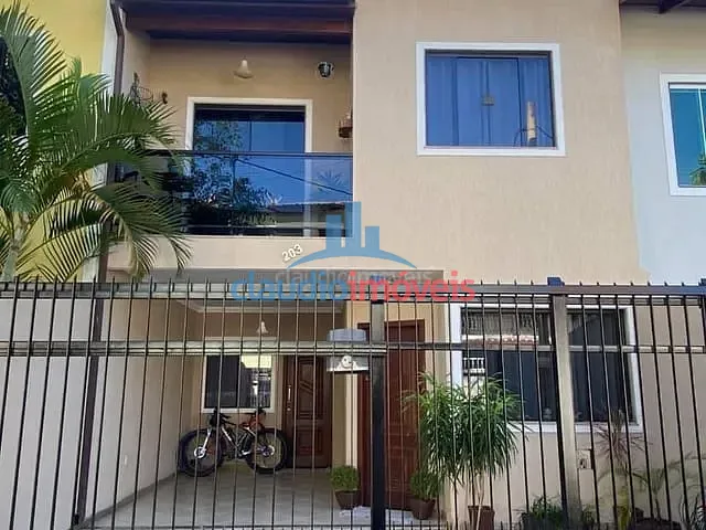 Casa com 305m² 5 quartos e 4 banheiros, à venda, no bairro Jardim Amália em Volta Redonda