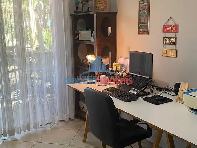 Casa com 305m² 5 quartos e 4 banheiros, à venda, no bairro Jardim Amália em Volta Redonda