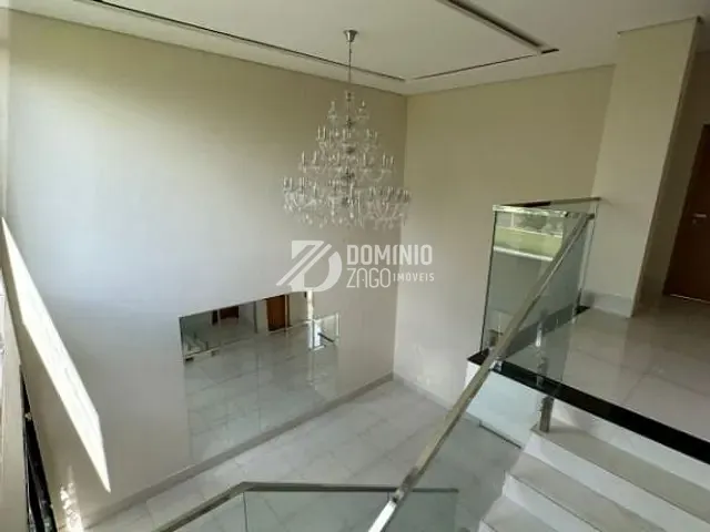 Casa com 630m² 5 quartos e 7 banheiros, à venda ou para alugar, no bairro Parque das Laranjeiras em Uberaba