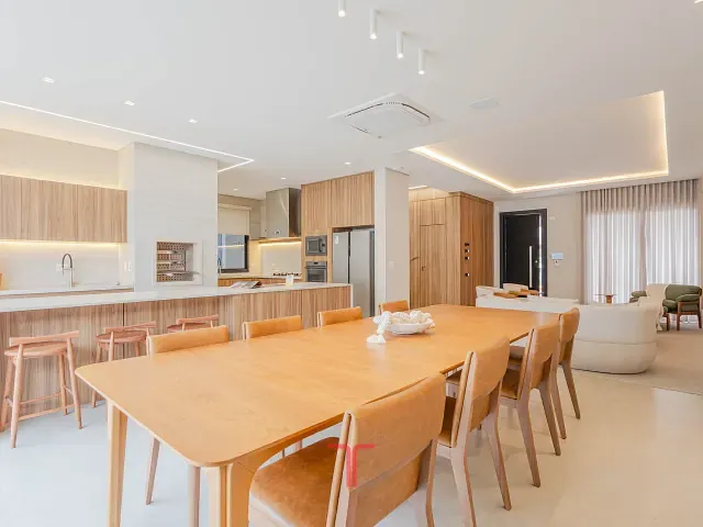 Casa com 262m² 3 quartos e 4 banheiros, à venda, no bairro São Braz em Curitiba