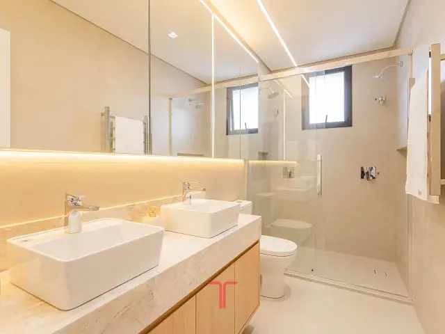 Casa com 262m² 3 quartos e 4 banheiros, à venda, no bairro São Braz em Curitiba