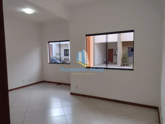 Casa 3 quartos e 2 banheiros, à venda, no bairro Boa Vista em Vitória da Conquista