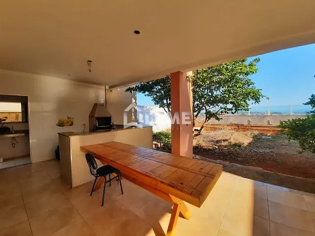 Casa com 438m² 3 quartos e 2 banheiros, à venda, no bairro Aparecida em Mococa