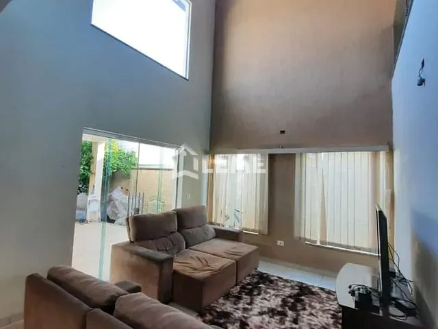 Casa com 438m² 3 quartos e 2 banheiros, à venda, no bairro Aparecida em Mococa