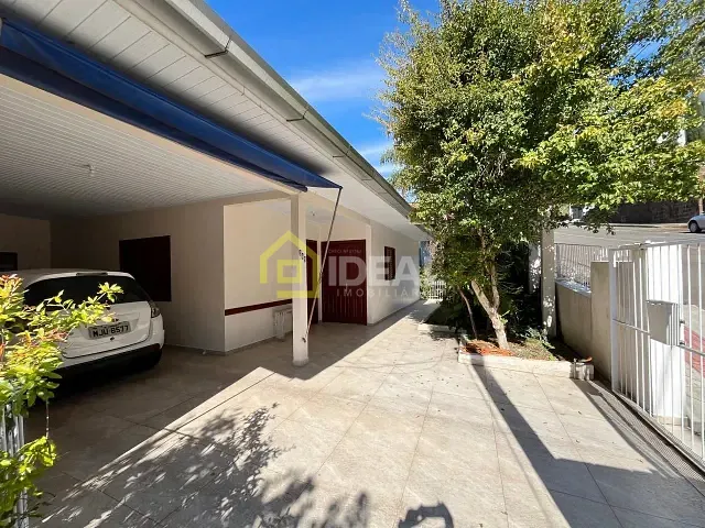 Casa com 182m² 6 quartos e 2 banheiros, à venda, no bairro Bela Vista em Concórdia