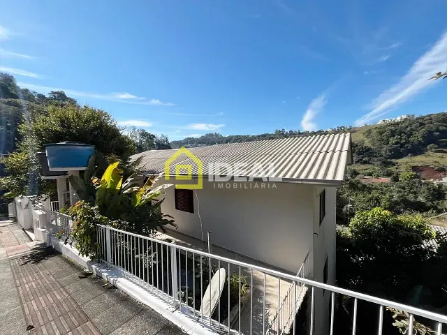 Casa com 182m² 6 quartos e 2 banheiros, à venda, no bairro Bela Vista em Concórdia