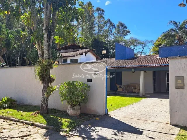 Casa 4 quartos e 2 banheiros, à venda, no bairro Jardim das Rosas (Penedo) em Itatiaia