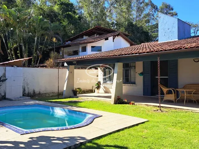 Casa 4 quartos e 2 banheiros, à venda, no bairro Jardim das Rosas (Penedo) em Itatiaia