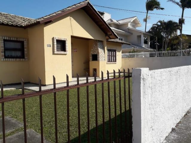 Casa com 368m² 4 quartos e 2 banheiros, à venda, no bairro Ingleses do Rio Vermelho em Florianópolis