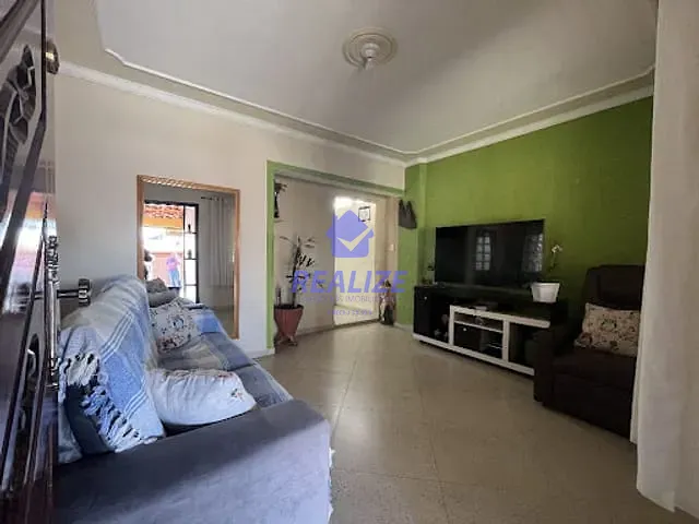 Casa com 400m² 3 quartos e 3 banheiros, à venda, no bairro Vila Nossa Senhora de Fátima em Botucatu