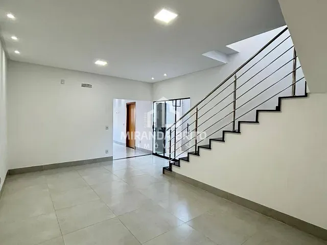 Casa 3 quartos e 4 banheiros, à venda, no bairro Cardoso em Aparecida de Goiânia