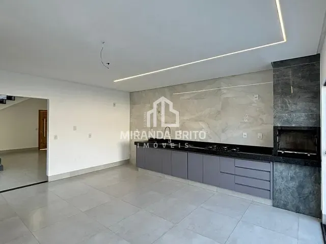 Casa 3 quartos e 4 banheiros, à venda, no bairro Cardoso em Aparecida de Goiânia
