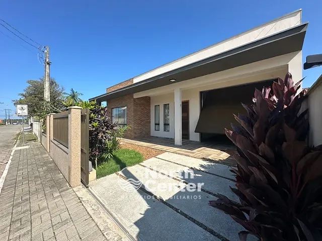 Casa com 312m² 3 quartos e 3 banheiros, à venda, no bairro Costeira em Balneário Barra do Sul