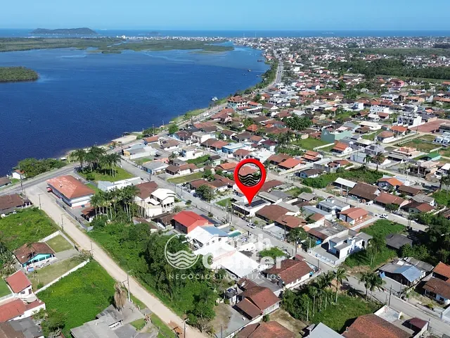 Casa com 312m² 3 quartos e 3 banheiros, à venda, no bairro Costeira em Balneário Barra do Sul