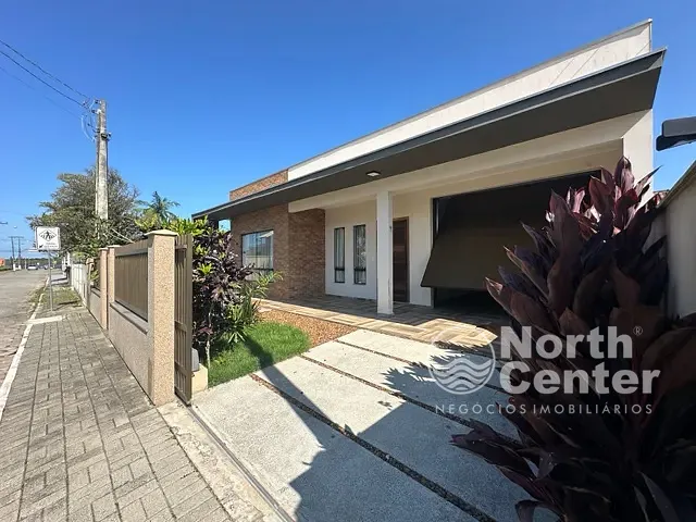 Casa com 312m² 3 quartos e 3 banheiros, para alugar, no bairro Costeira em Balneário Barra do Sul