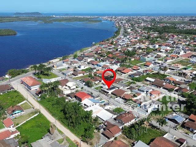 Casa com 312m² 3 quartos e 3 banheiros, para alugar, no bairro Costeira em Balneário Barra do Sul