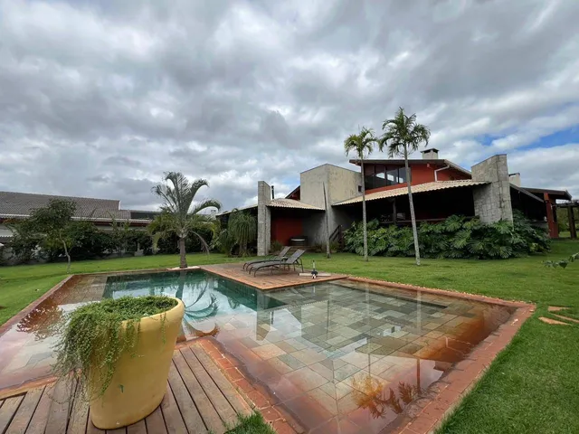 Casa com 2000m² 4 quartos e 5 banheiros, à venda, no bairro Estância Bom Tempo em Londrina