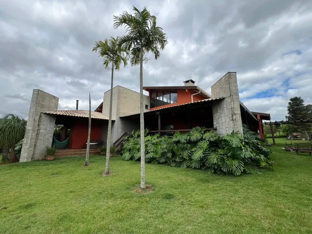 Casa com 2000m² 4 quartos e 5 banheiros, à venda, no bairro Estância Bom Tempo em Londrina