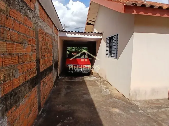 Casa 2 quartos e 1 banheiro, à venda, no bairro Conjunto Habitacional Antônio Euthymio Casaroto em Cambé