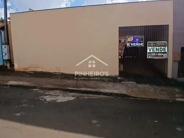 Casa 2 quartos e 1 banheiro, à venda, no bairro Conjunto Habitacional Antônio Euthymio Casaroto em Cambé