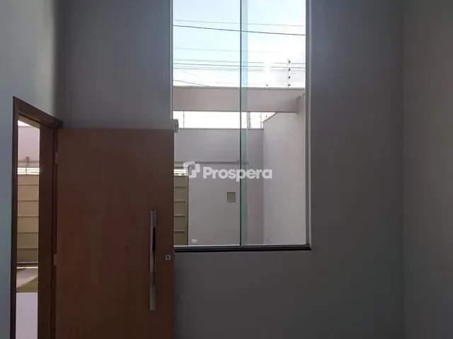 Casa com 150m² 3 quartos e 2 banheiros, à venda, no bairro Residencial Flor do Cerrado em Anápolis