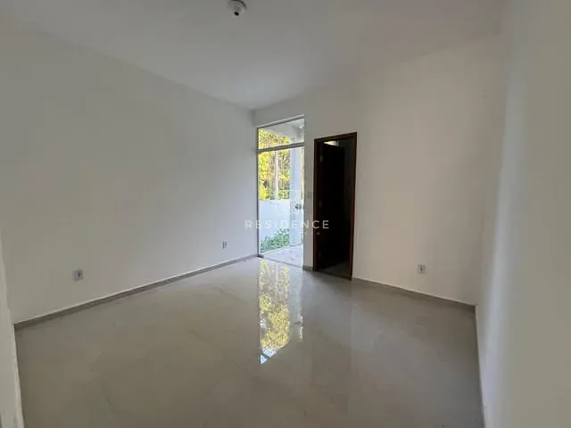 Casa 2 quartos e 1 banheiro, à venda, no bairro Roma em Volta Redonda